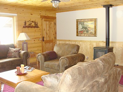 Payson cabin rental - Quaint living room